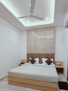 Hotel Pilgrim walking distance From Golden Temple - 8