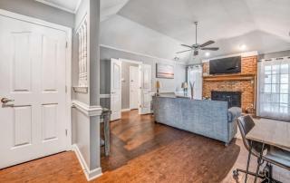 Crimson Creek Stayhouse - 2