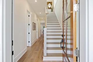 YH10: 10 Yacht Harbor - 5