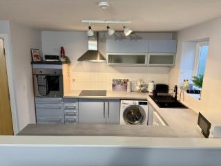 Superb 2 bed 2 bathroom free parking - 7