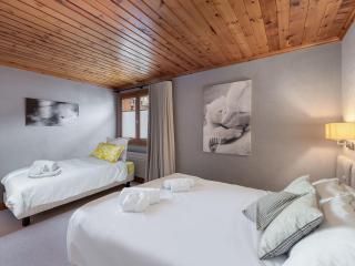 Courchevel 1850: Appartement spacieux 180m2, 3 chambres, 7 pers, centre station - FR-1-564-112 - 4