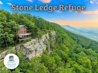Stone Ledge Refuge with private hot tub - 0