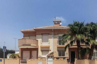 casa de vacaciones con jardin y piscina - 1