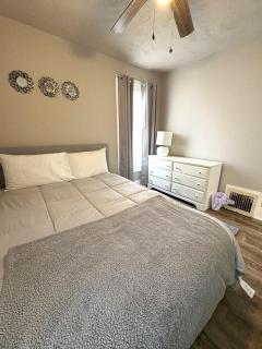 Notre Dame Area - 2BR 1BA with WiFi and Full Kitchen - 1