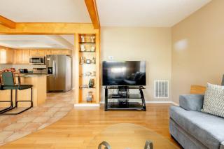 Welcome to Your Serene Waterfront Getaway! - 0