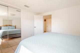 Welcome to Your Serene Waterfront Getaway! - 9