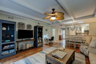 Queens Grant 570 - 6