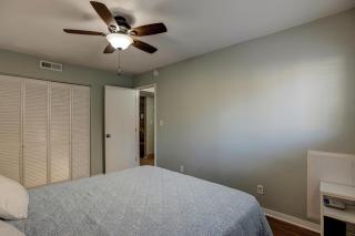 Queens Grant 570 - 3