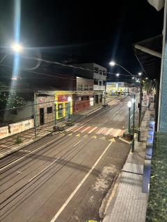 Apto Luxo Centro de Bandeirantes PR - Ar Condicionado, TV Smart, Frigobar,Wifi e Sacada - 8