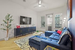 Stylish 2BR Apartment, Near Galleria Dallas, Free Parking, Gym & Pool - 1