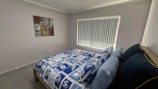 Family friendly Home with views of Manukau and Auckland city - 5