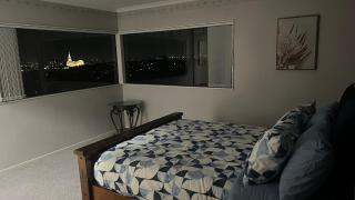 Family friendly Home with views of Manukau and Auckland city - 2