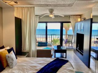 Shoreline Studio Condo for 4 - 8