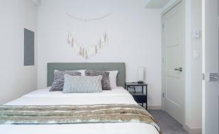Modern Townhome with Lakeview - 3