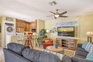 Peacock Villa - 5540 E - 5