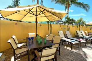 Peacock Villa - 5540 E - 1