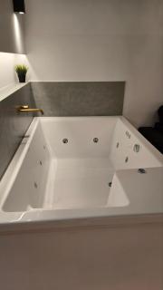 Botanica Noir Jacuzzi Valaoritou - Salonicco - 3