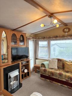 Seaside Escape 2-Bed Caravan at Seven Bays Park - 6