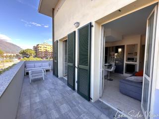 LakeSide View Apartment - 1