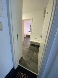 Moderne 2 Zimmer Wohnung Küche und Bad im Zentrum - 7