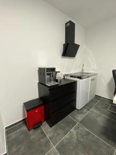 Moderne 2 Zimmer Wohnung Küche und Bad im Zentrum - 2