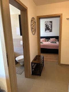 Mischa Apartment - 8