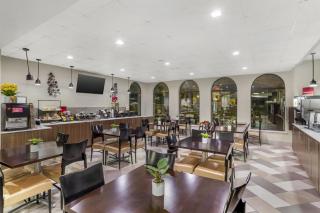 Best Western Plus Heritage Inn & Suites Houston - 4