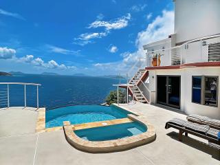 Villa Vista Oceanfront 4BR - Infinity Pool - Views - 7
