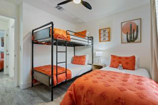 Texas-Style Retreat w Fire Pit, Grill & Ping-Pong - 9