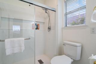 Texas-Style Retreat w Fire Pit, Grill & Ping-Pong - 5