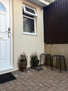 The Garden Studio - Private, Modern, Cozy, Ensuite in a Quiet Area - 3