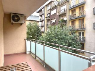 Prime Stay - Deluxe 2 Bedroom Family Apartment with Balcony - Budapest - 4