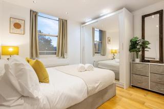 Luxury 3BR Skyline Views Sleeps 7 Fast Wifi - 6