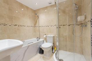 Luxury 3BR Skyline Views Sleeps 7 Fast Wifi - 8