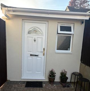 The Garden Studio - Private, Modern & Peaceful Stay Near Luton Airport - 9