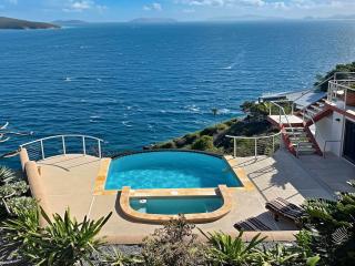 Villa Vista Oceanfront 4BR - Infinity Pool - Views - 5