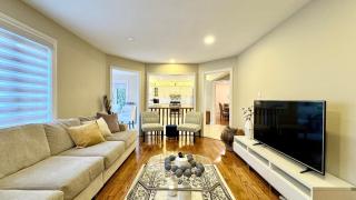 Designer 4BR Retreat, Luxe Living & Family-Friendly Fun - 0