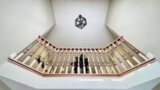 Designer 4BR Retreat, Luxe Living & Family-Friendly Fun - 3