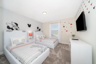 4381FA TOWNHOUSE 4 BEDROOMS & 3 BATHROOMS + POOL - 0