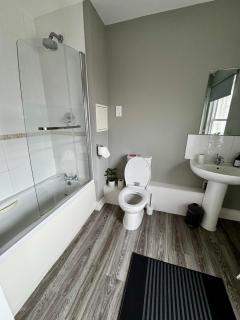 Penthouse Parade Apartment, Sleeps 6 - 9