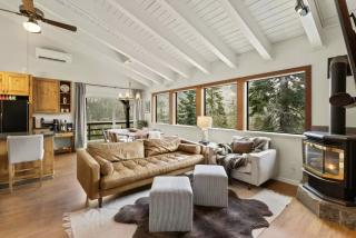 Panoramic Peaks at Alpine by Tahoe Getaways - Pet Friendly, AC, Hot Tub, Shuttle & Stunning Views - 9