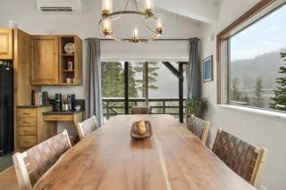 Panoramic Peaks at Alpine by Tahoe Getaways - Pet Friendly, AC, Hot Tub, Shuttle & Stunning Views - 5