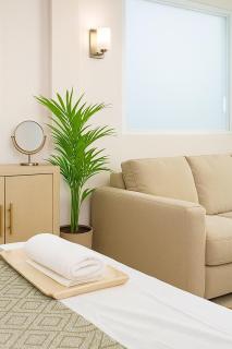 VillaMar Studios Unit 1 by beach & Airport NEW - 9