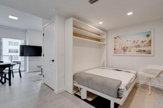 1912AA DOWNTOWN MIAMI STUDIO - 1