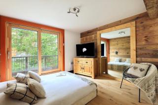 New new duplex apartment near runway - 8