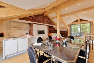 New new duplex apartment near runway - 7