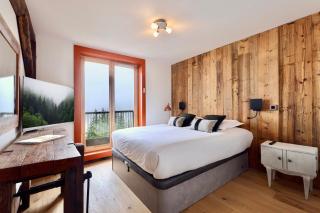 New new duplex apartment near runway - 1