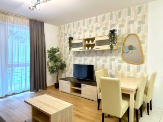 Prime Stay - Deluxe 2 Bedroom Family Apartment with Balcony - Budapest - 0