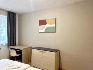 Prime Stay - Deluxe 2 Bedroom Family Apartment with Balcony - Budapest - 6