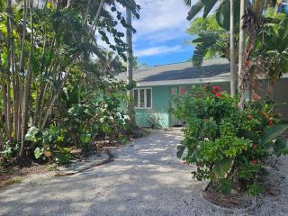 Mahi - New Renovation On Gulf Access Canal 1.3 Mile 2 Beach - 0